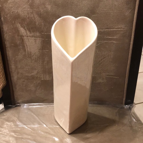 Other - Beautiful Heart Shaped Vase
